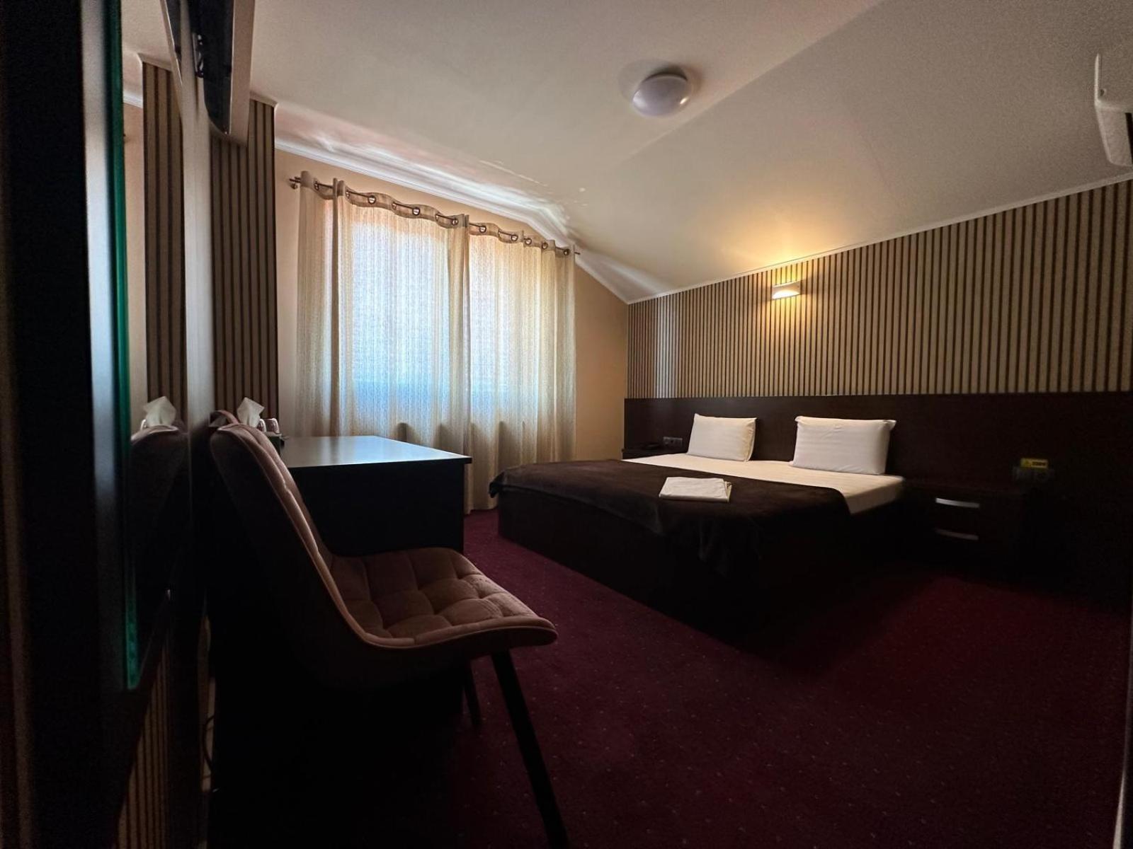 Hotel Athos Voluntari Екстер'єр фото
